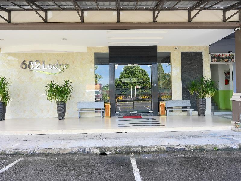 Oyo 89457 682 Lodge Bintulu Exterior photo
